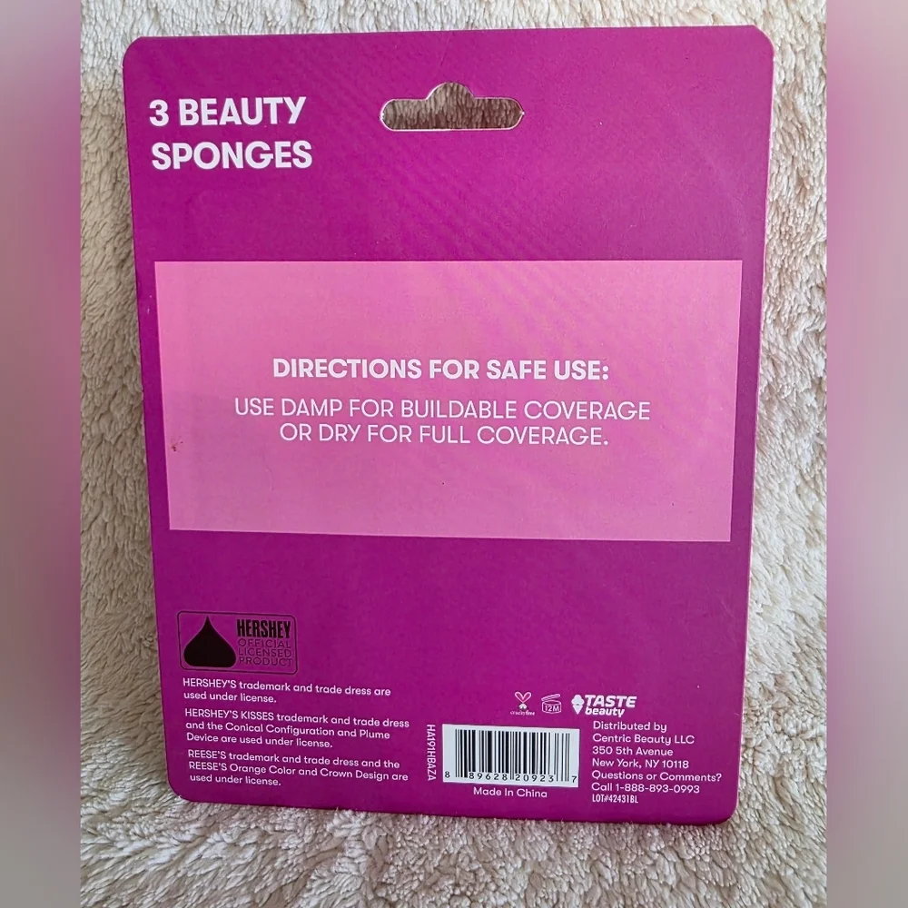 NEW limited-edition Valentine's 2025 HERSHEY'S Beauty Blender Set 3 pk